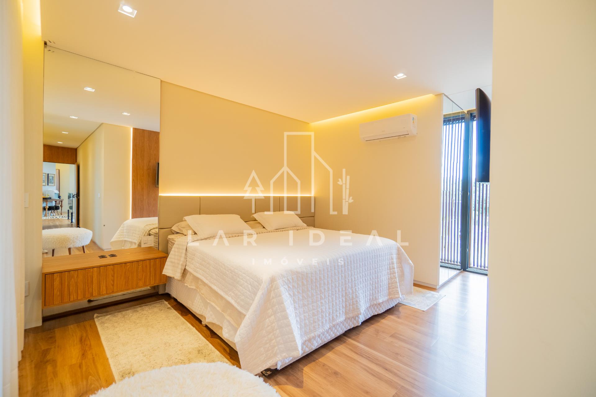 Sofisticao e Exclusividade em uma Residncia nica no Cond. Royal Boulevard - Fase 2