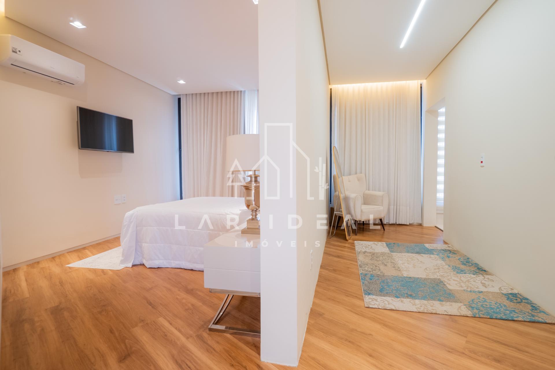 Sofisticao e Exclusividade em uma Residncia nica no Cond. Royal Boulevard - Fase 2