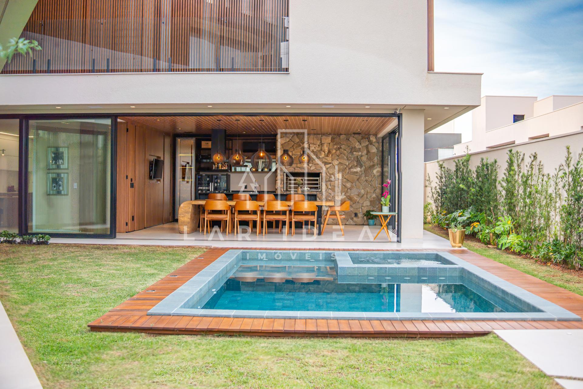 Sofisticação e Exclusividade em uma Residência Única no Cond. Royal Boulevard - Fase 2