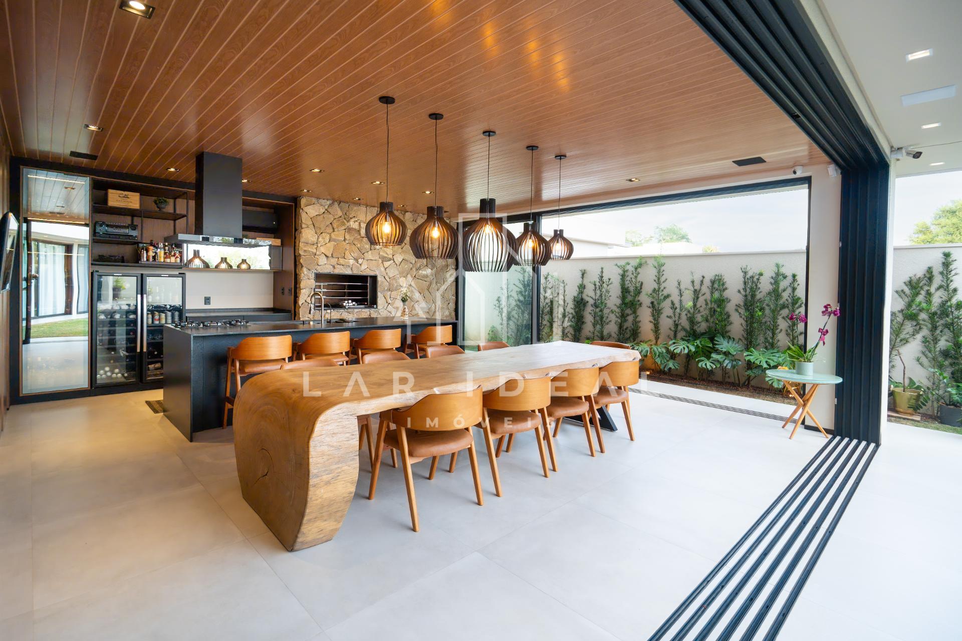 Sofisticação e Exclusividade em uma Residência Única no Cond. Royal Boulevard - Fase 2