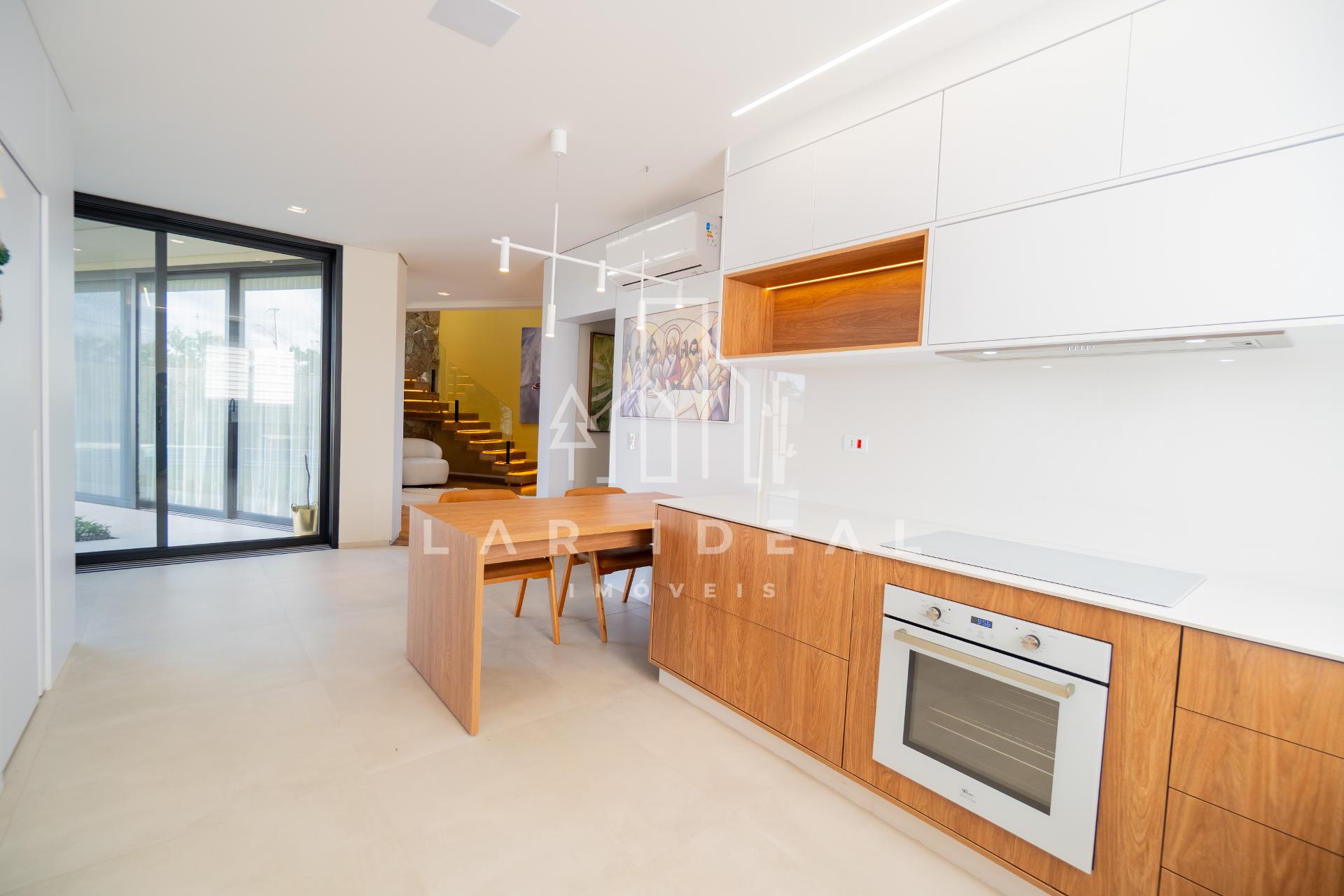 Sofisticação e Exclusividade em uma Residência Única no Cond. Royal Boulevard - Fase 2