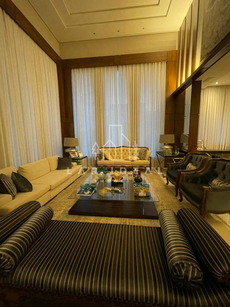 Luxuoso Sobrado Semimobiliado com 4 Suítes no Condomínio Castel Franco