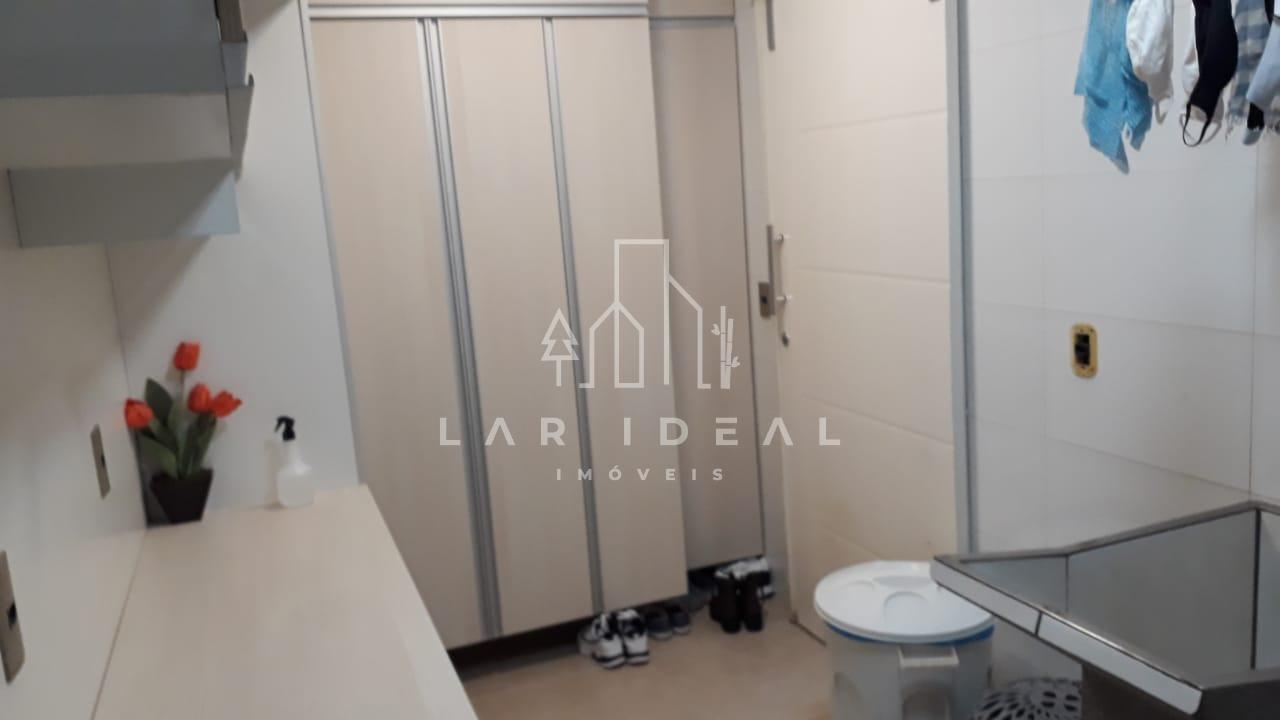 Sobrado semi mobiliado no Condomínio Country Iguaçu na Vila Maracanã