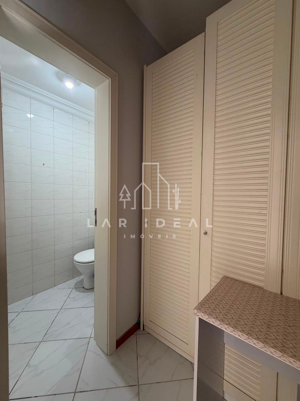 Apartamento Semimobiliado à venda no Edificio Maison Classic