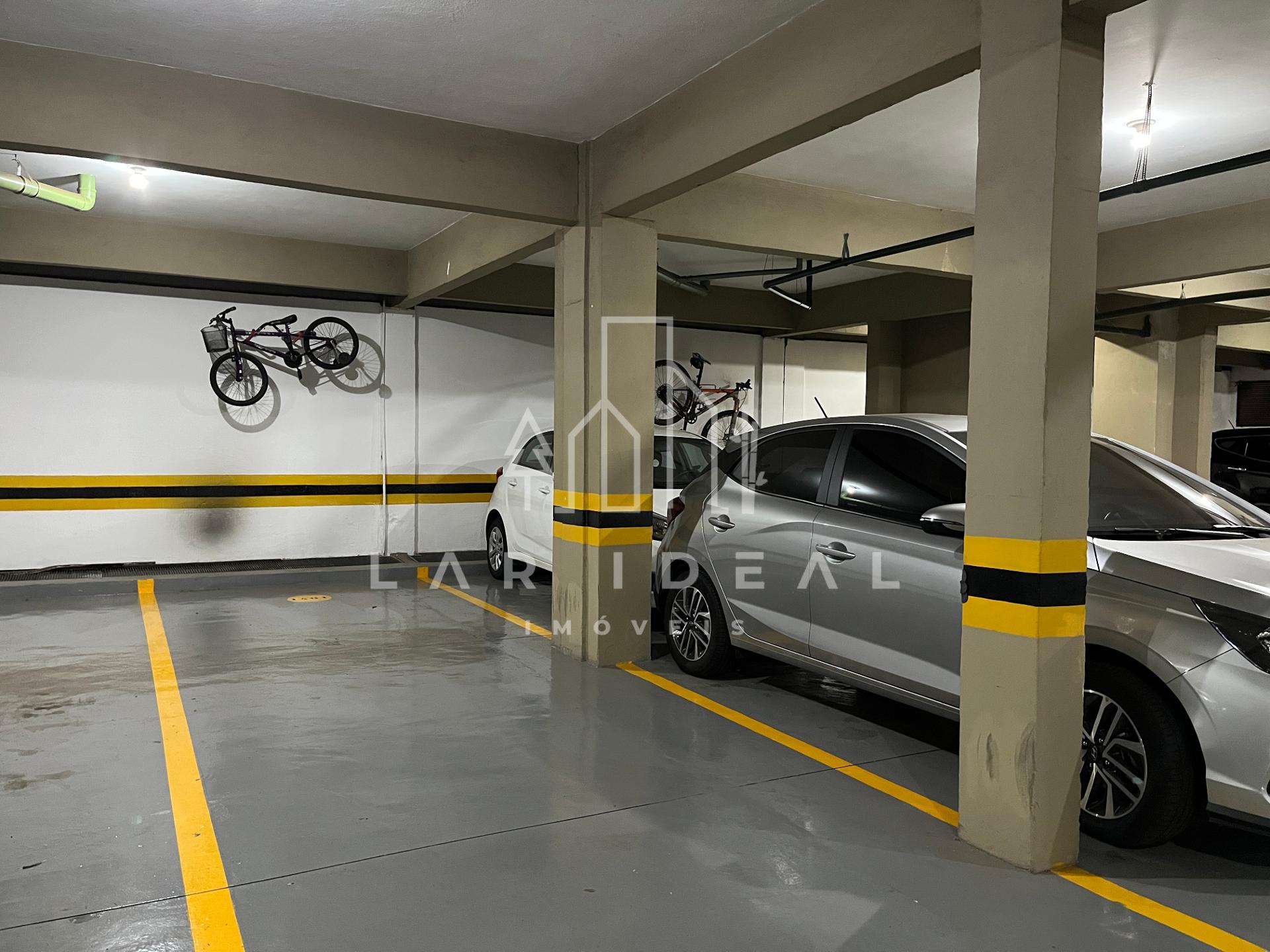 Apartamento Semimobiliado à venda no Edificio Maison Classic