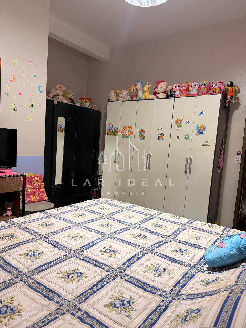 Sobrado Residencial e Comercial Semimobiliado com piscina e 5 dormitórios