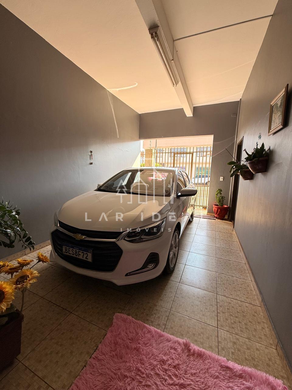Sobrado Residencial e Comercial Semimobiliado com piscina e 5 dormitórios
