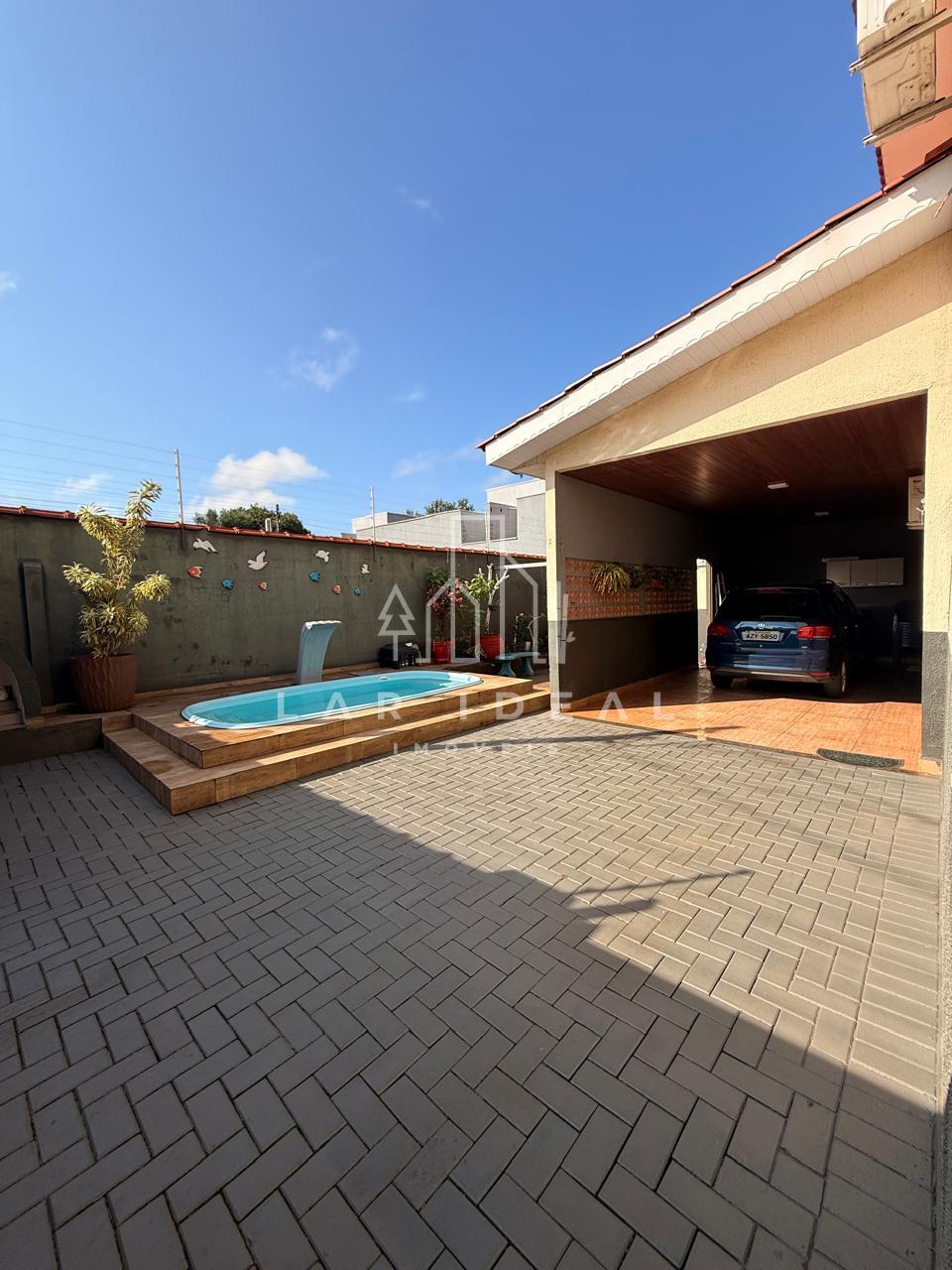 Sobrado Residencial e Comercial Semimobiliado com piscina e 5 dormitórios