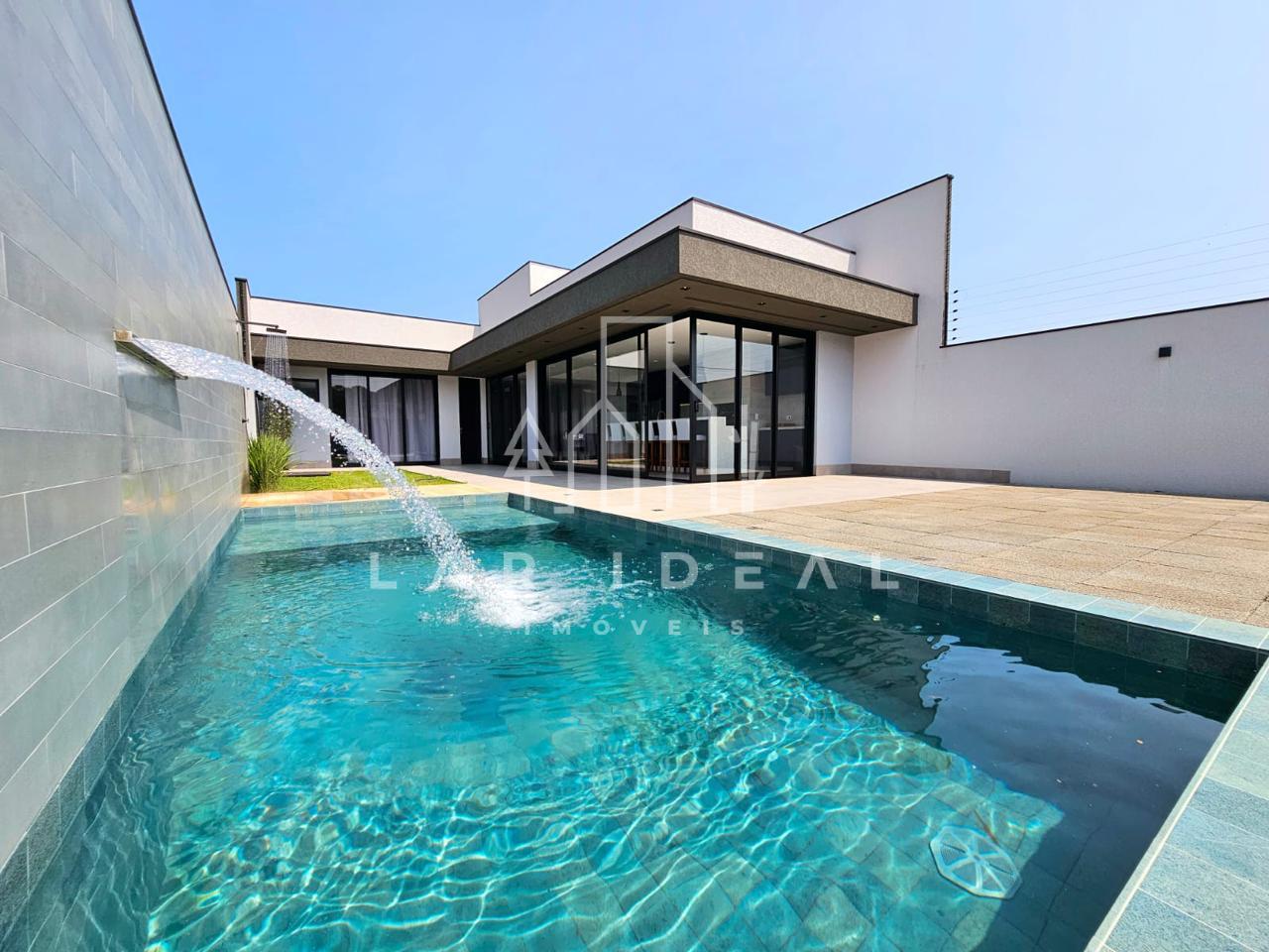 Imóvel com área gourmet, suíte e piscina para moradia ou aluguel de temporada à venda