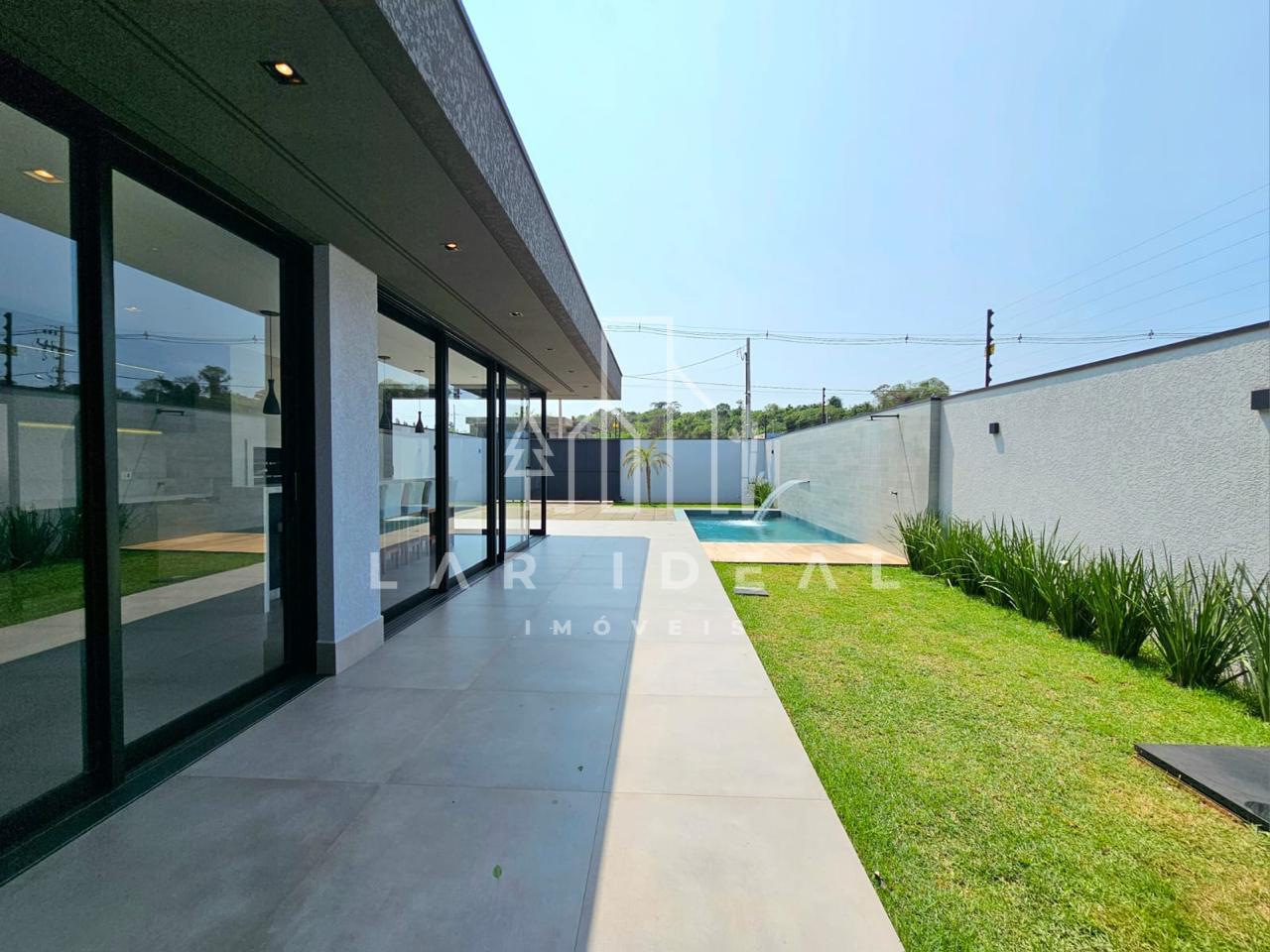 Imóvel com área gourmet, suíte e piscina para moradia ou aluguel de temporada à venda