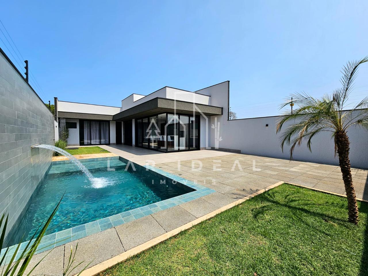 Imóvel com área gourmet, suíte e piscina para moradia ou aluguel de temporada à venda