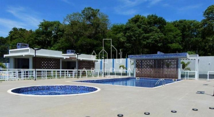 Casa térrea alto padrão com 03 suítes em condomínio ao lado da Av. das Cataratas