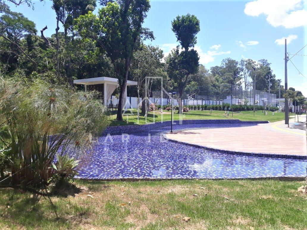 Casa térrea alto padrão com 03 suítes em condomínio ao lado da Av. das Cataratas