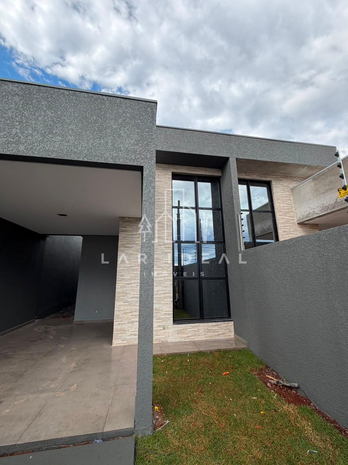 Casa com 75,11m² Pé Direito com 4,20m² com perfeito acabamento Jardim Curitiba