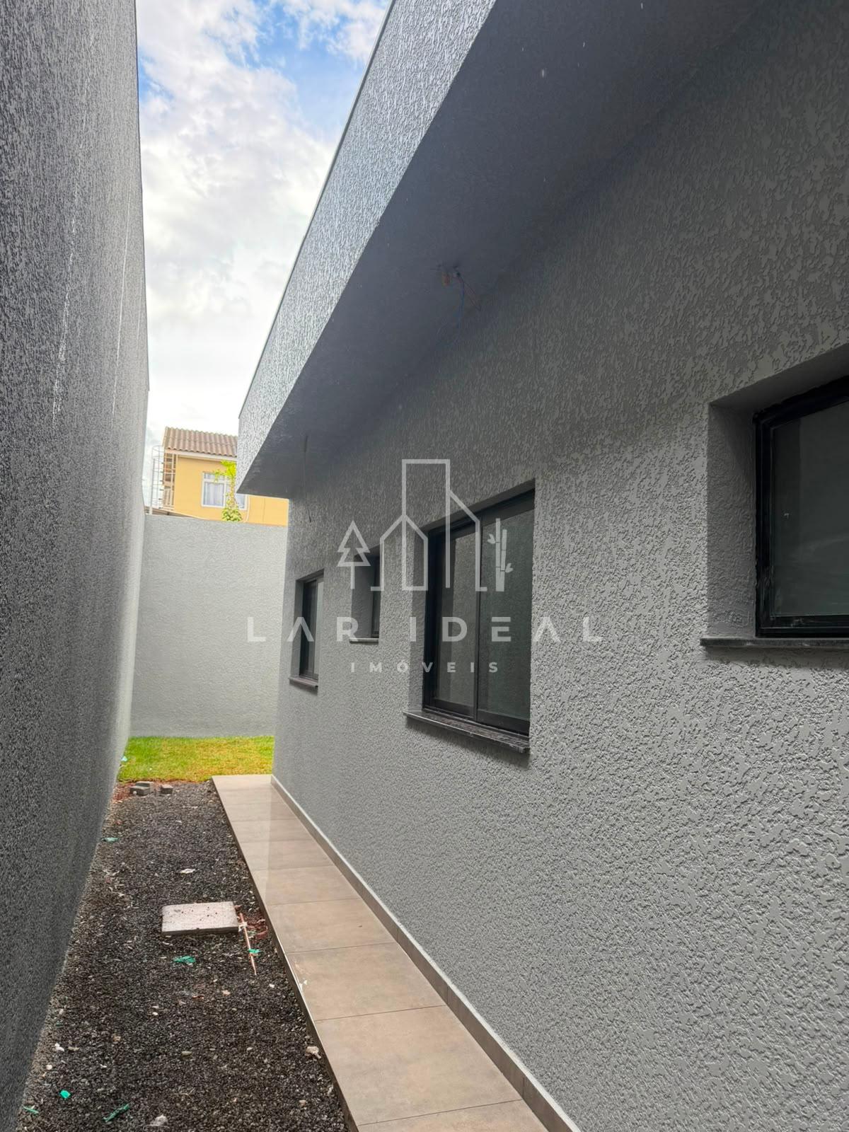 Casa com 75,11m² Pé Direito com 4,20m² com perfeito acabamento Jardim Curitiba