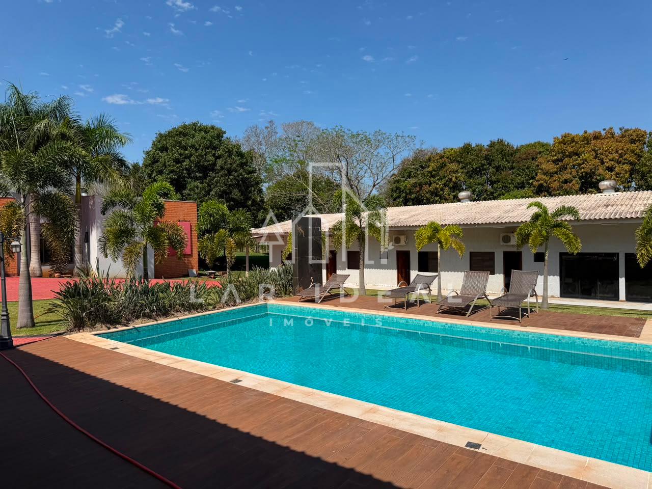 Chácara Completa a venda com 38.896 m², estrutura para eventos e hospedagem.