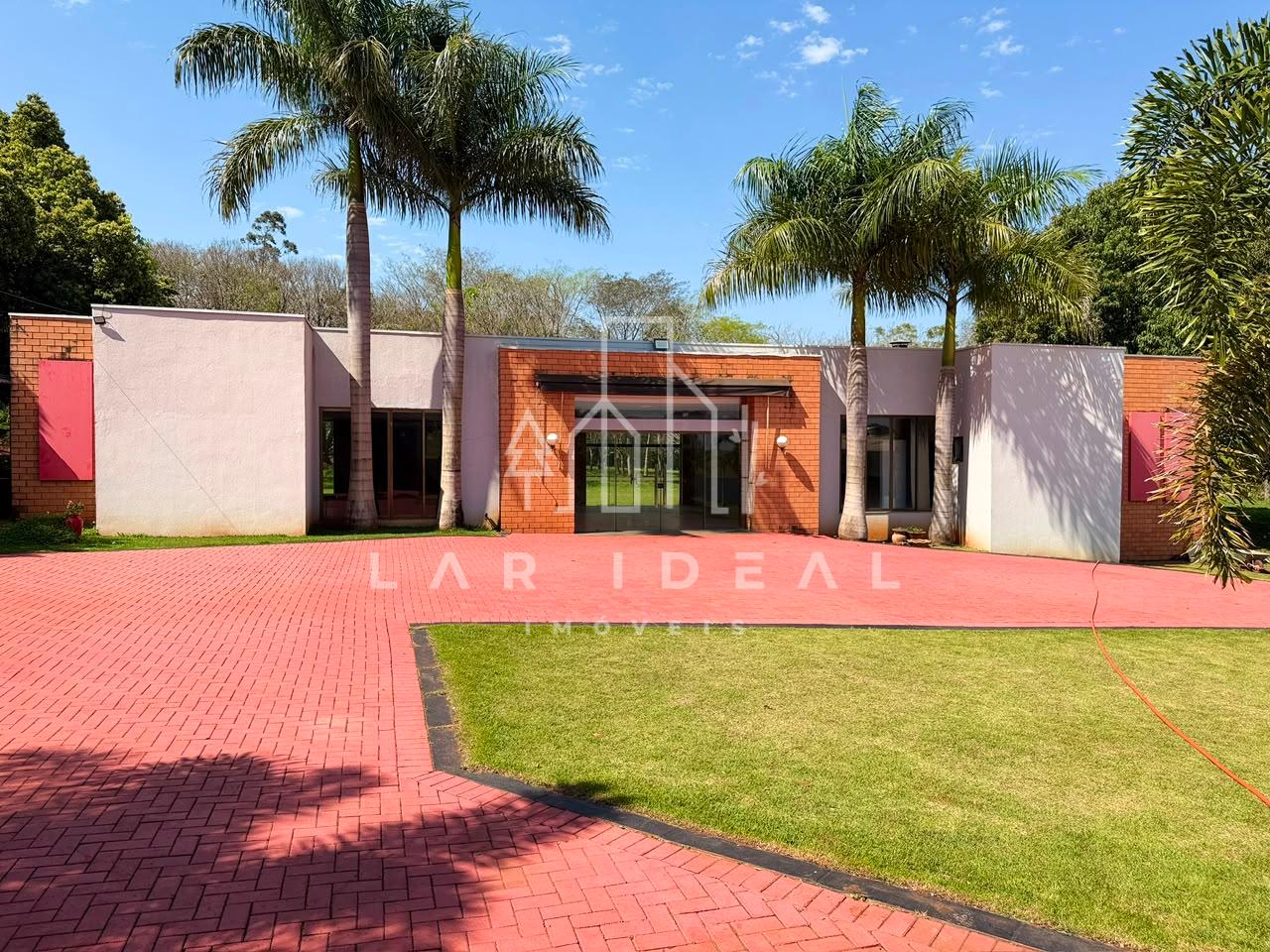 Chácara Completa a venda com 38.896 m², estrutura para eventos e hospedagem.