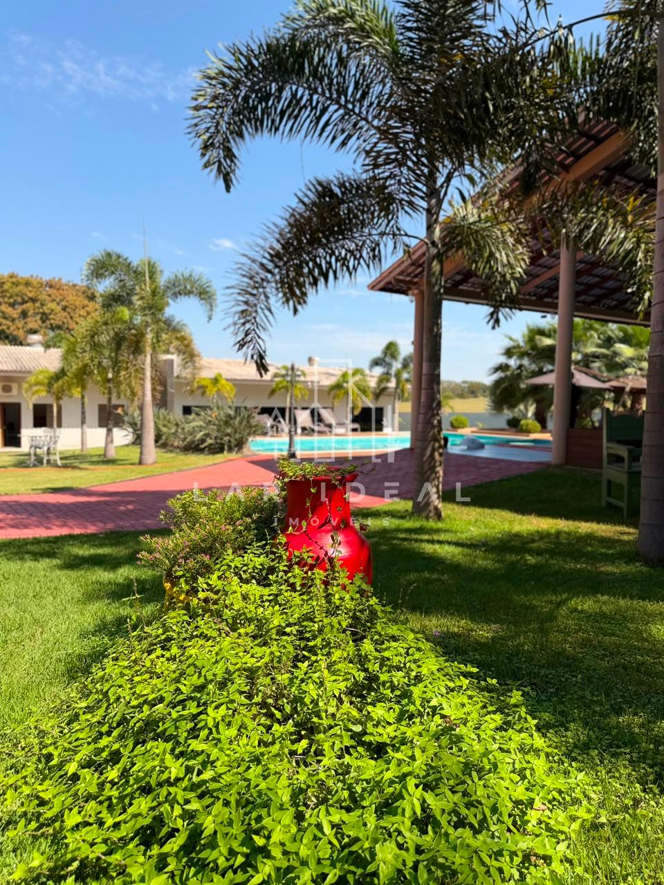 Chácara Completa a venda com 38.896 m², estrutura para eventos e hospedagem.