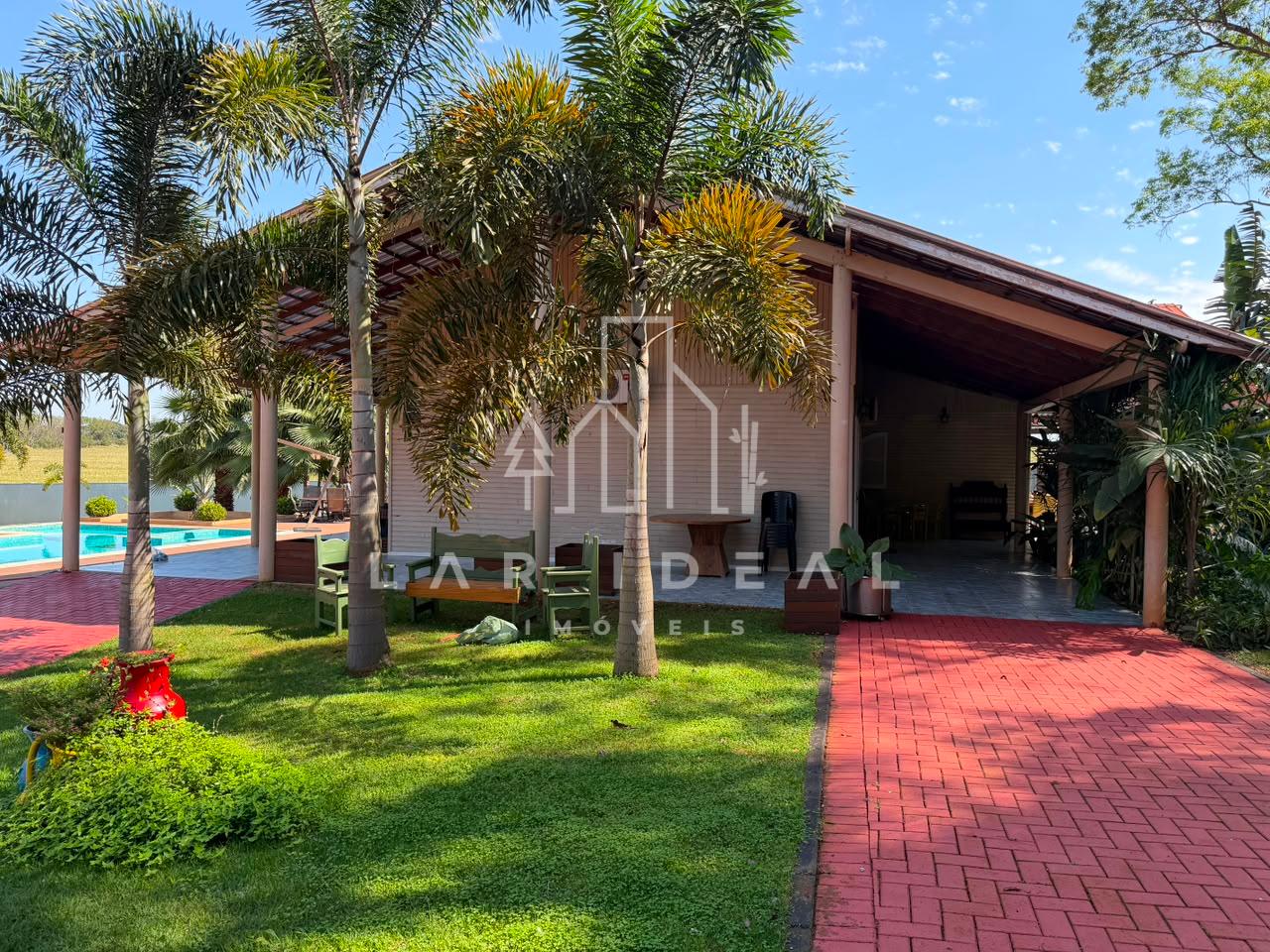 Chácara Completa a venda com 38.896 m², estrutura para eventos e hospedagem.