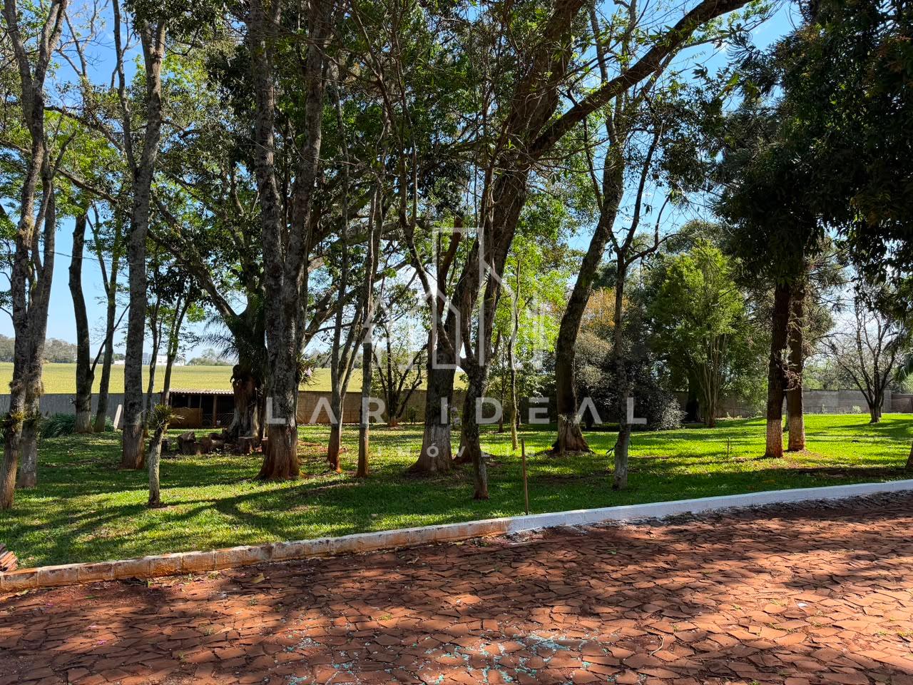 Chácara Completa a venda com 38.896 m², estrutura para eventos e hospedagem.