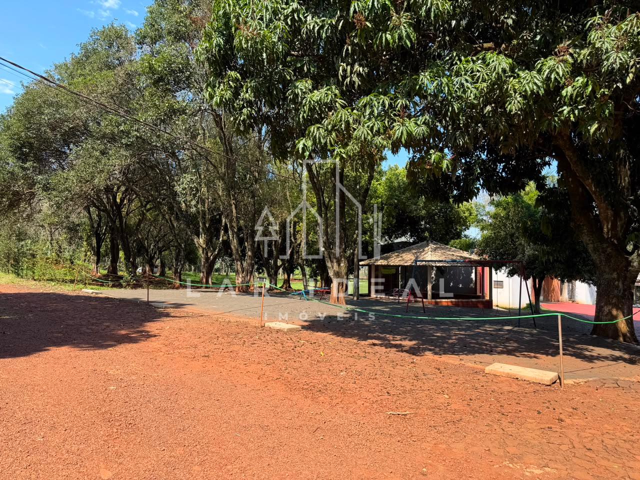 Chácara Completa a venda com 38.896 m², estrutura para eventos e hospedagem.
