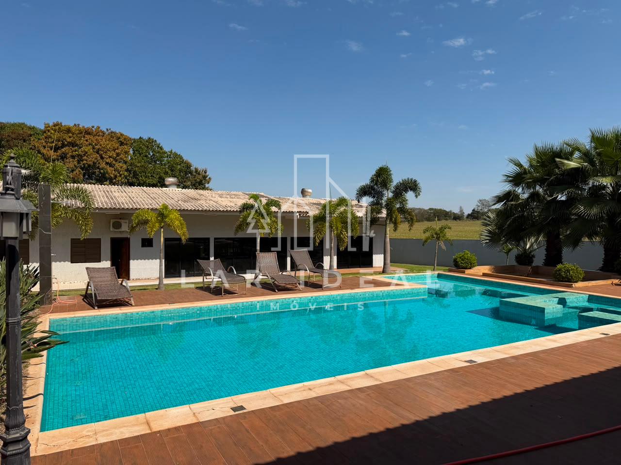 Chácara Completa a venda com 38.896 m², estrutura para eventos e hospedagem.