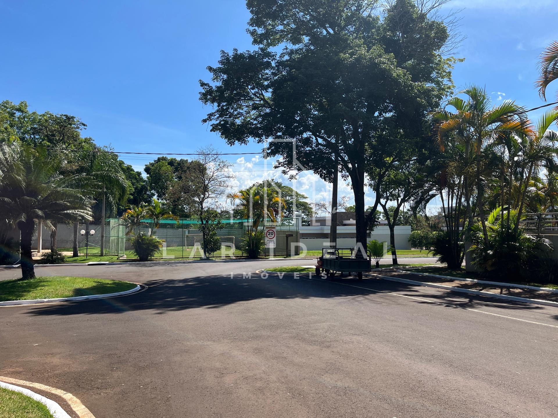 AMPLO Sobrado na Av. das Cataratas no Jardim Bourbon, FOZ DO IGUACU - PR