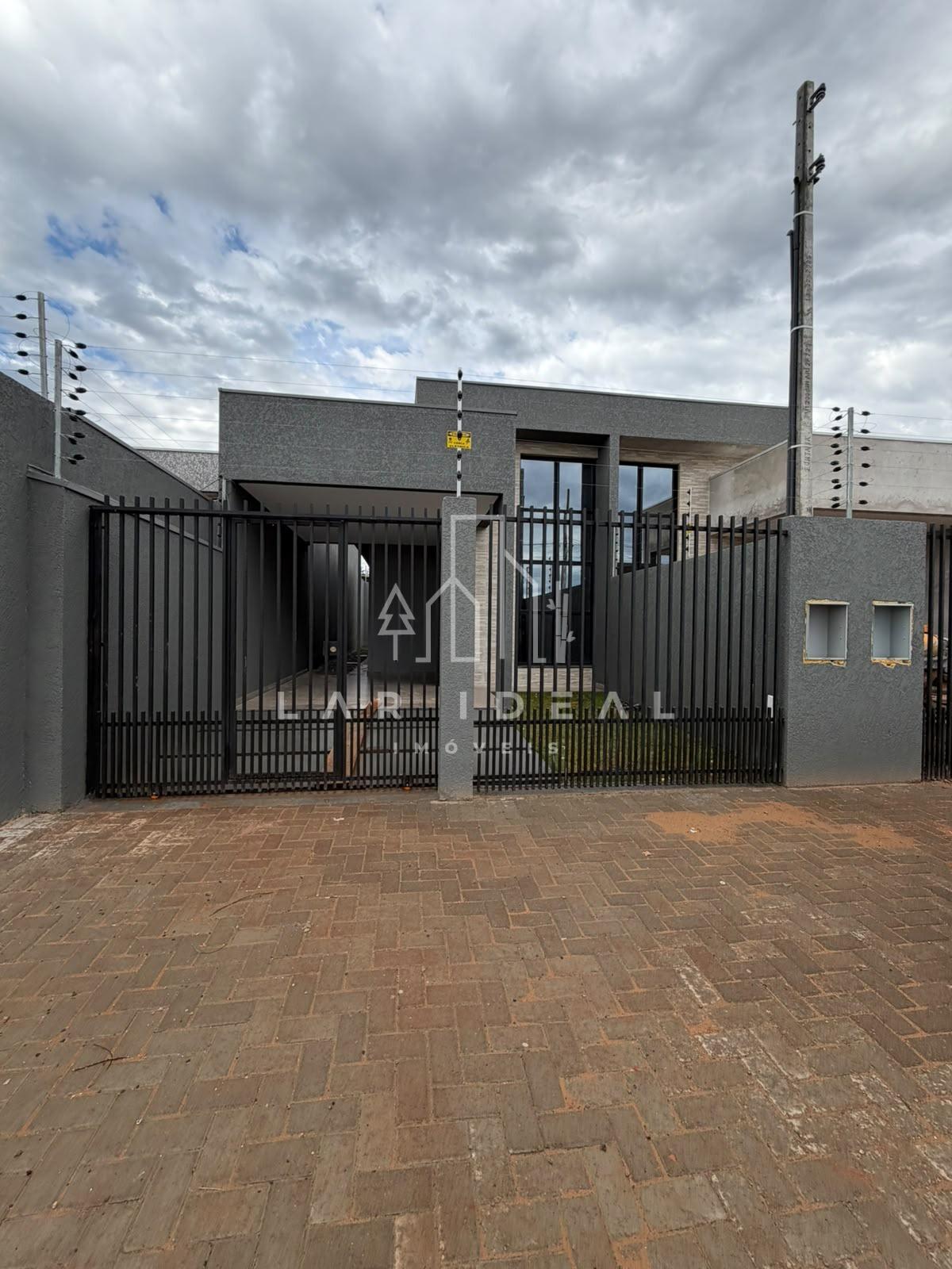 Casa com 75,11m² Pé Direito com 4,20m² com perfeito acabamento Jardim Curitiba