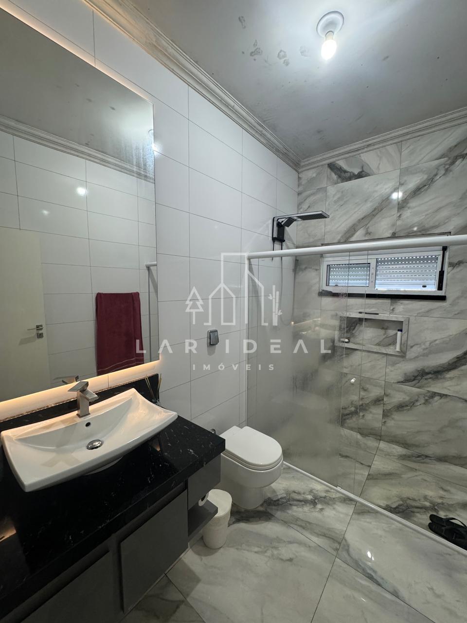 Casa em Santa Terezinha com Amplo Espaço para Ampliação e Valorização