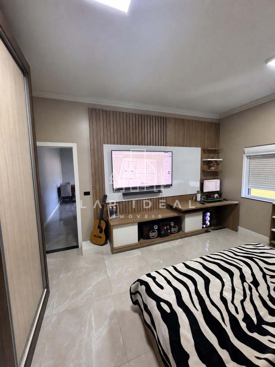 Casa em Santa Terezinha com Amplo Espaço para Ampliação e Valorização