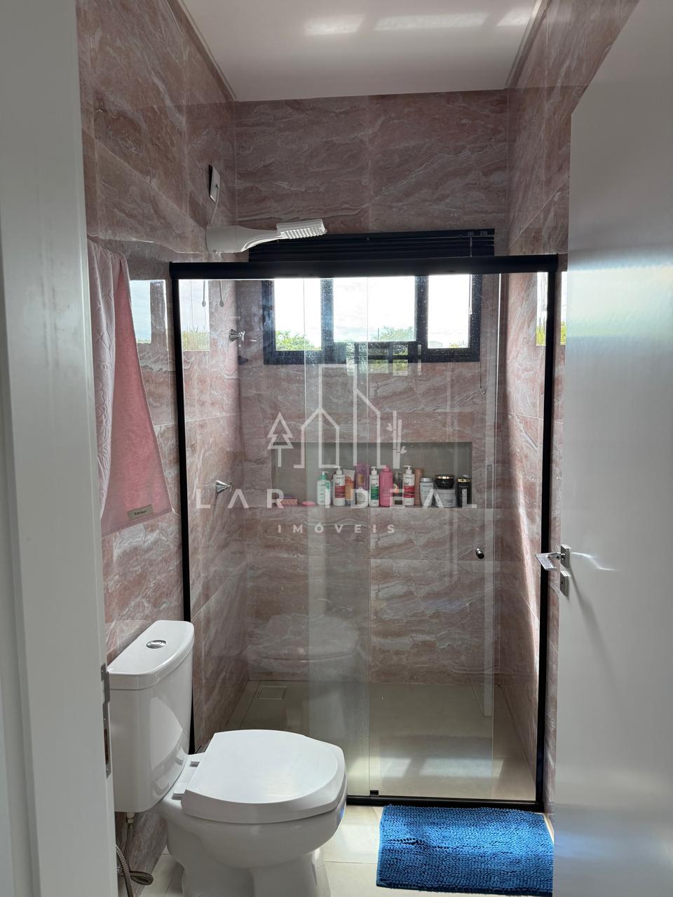Encantadora casa com 3 dormitórios no Condomínio Asa Sul, Pronta para morar! Porteira Fechada