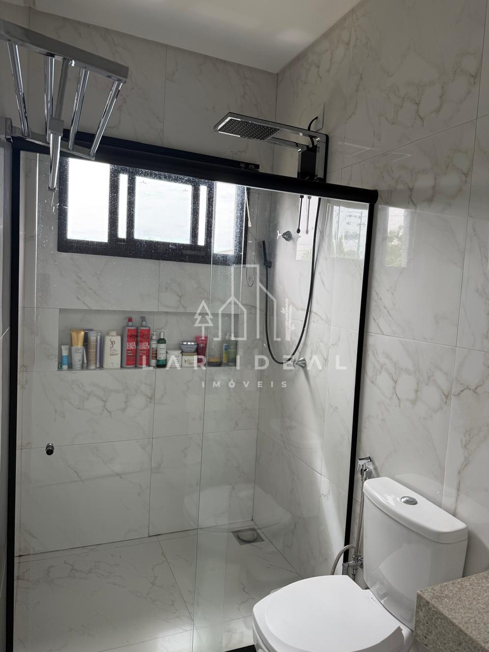Encantadora casa com 3 dormitórios no Condomínio Asa Sul, Pronta para morar! Porteira Fechada