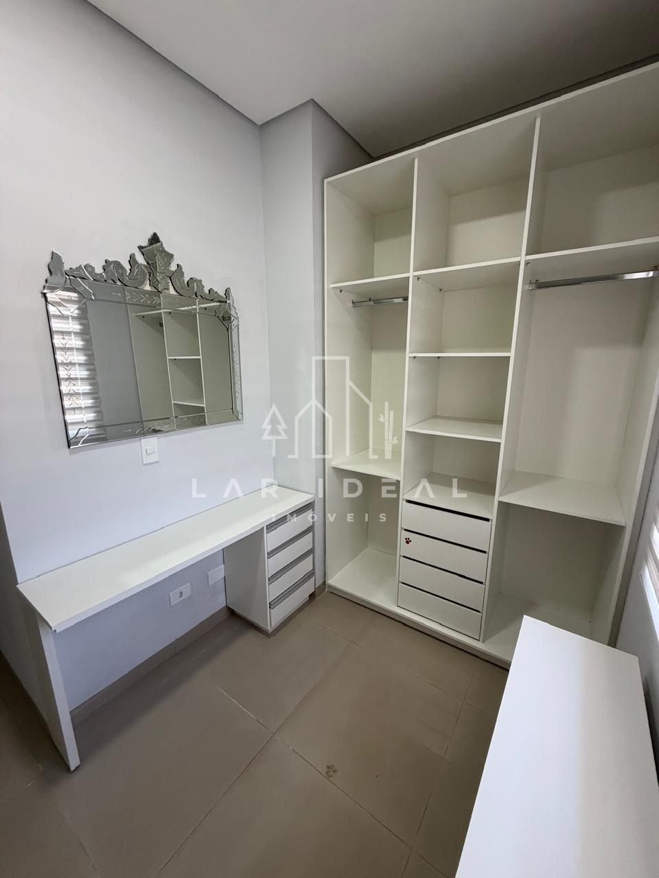 OPORTUNIDADE NA VILA A! Casa Semimobiliada, com Suíte e Localização Privilegiada!
