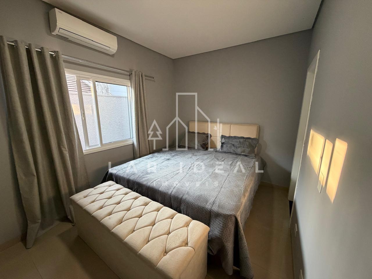 OPORTUNIDADE NA VILA A! Casa Semimobiliada, com Suíte e Localização Privilegiada!