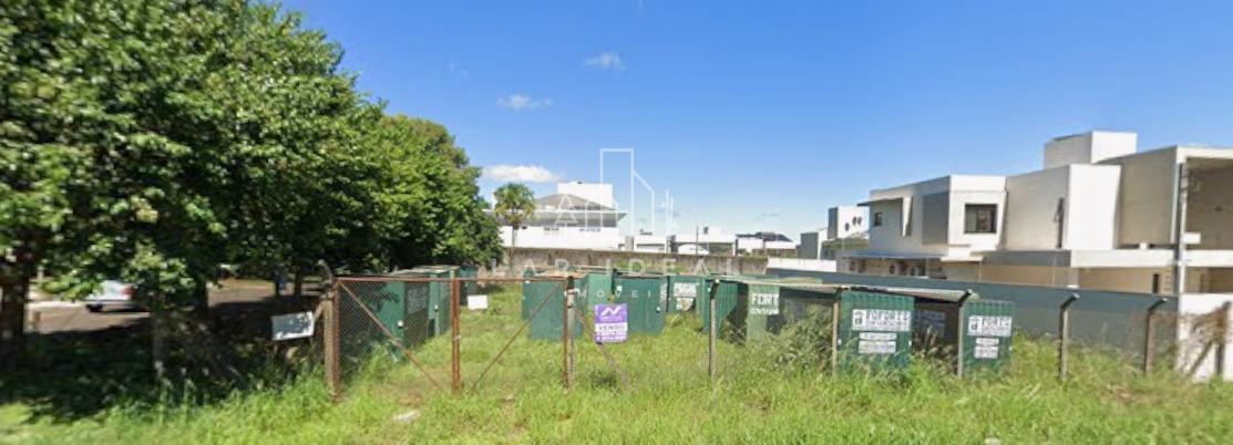 Terreno de esquina com 645m² na Vila Maracana, próx. a Justiça Federal