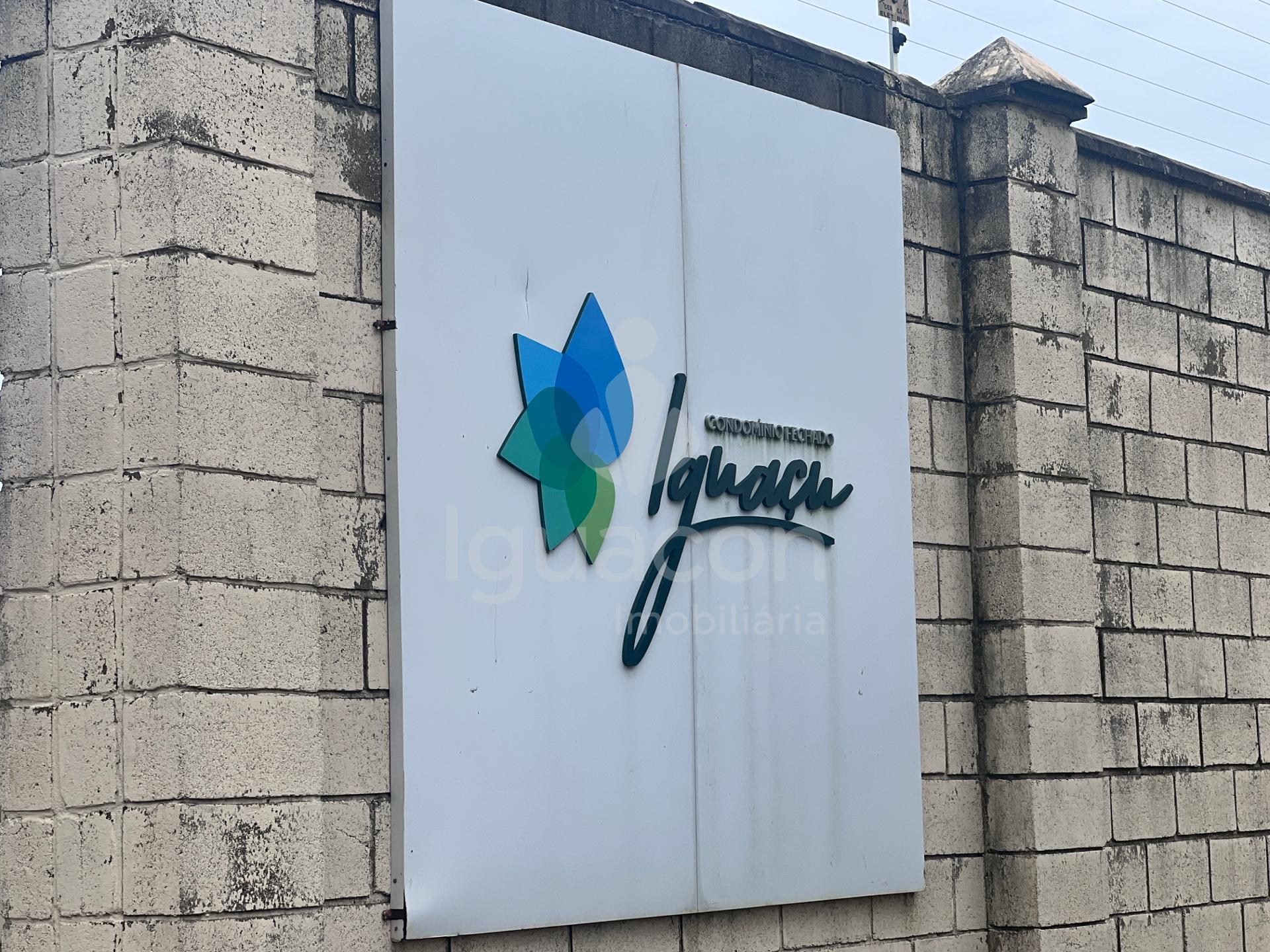 Terreno de 300m  no Condomínio Fechado Iguaçu na Vila Carimã