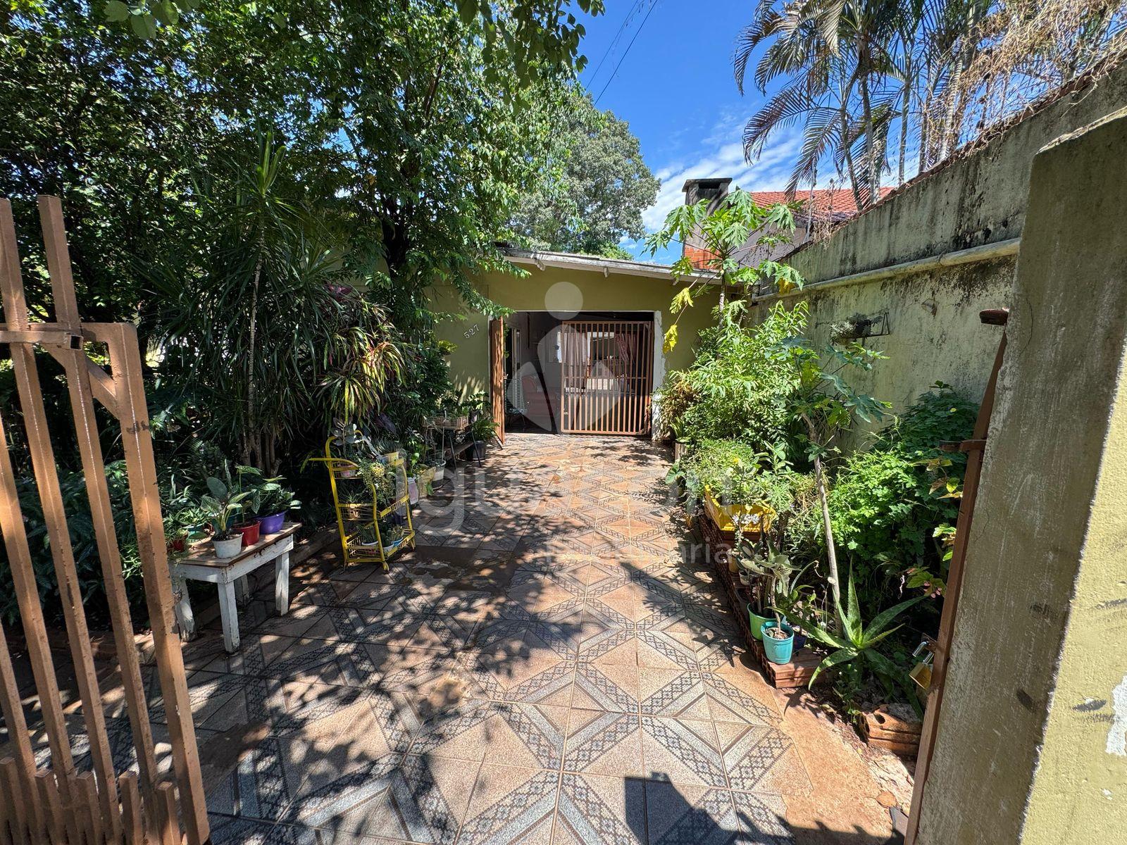 Casa com 04 Dormitórios e Piscina no Bairro Jardim Panorama II