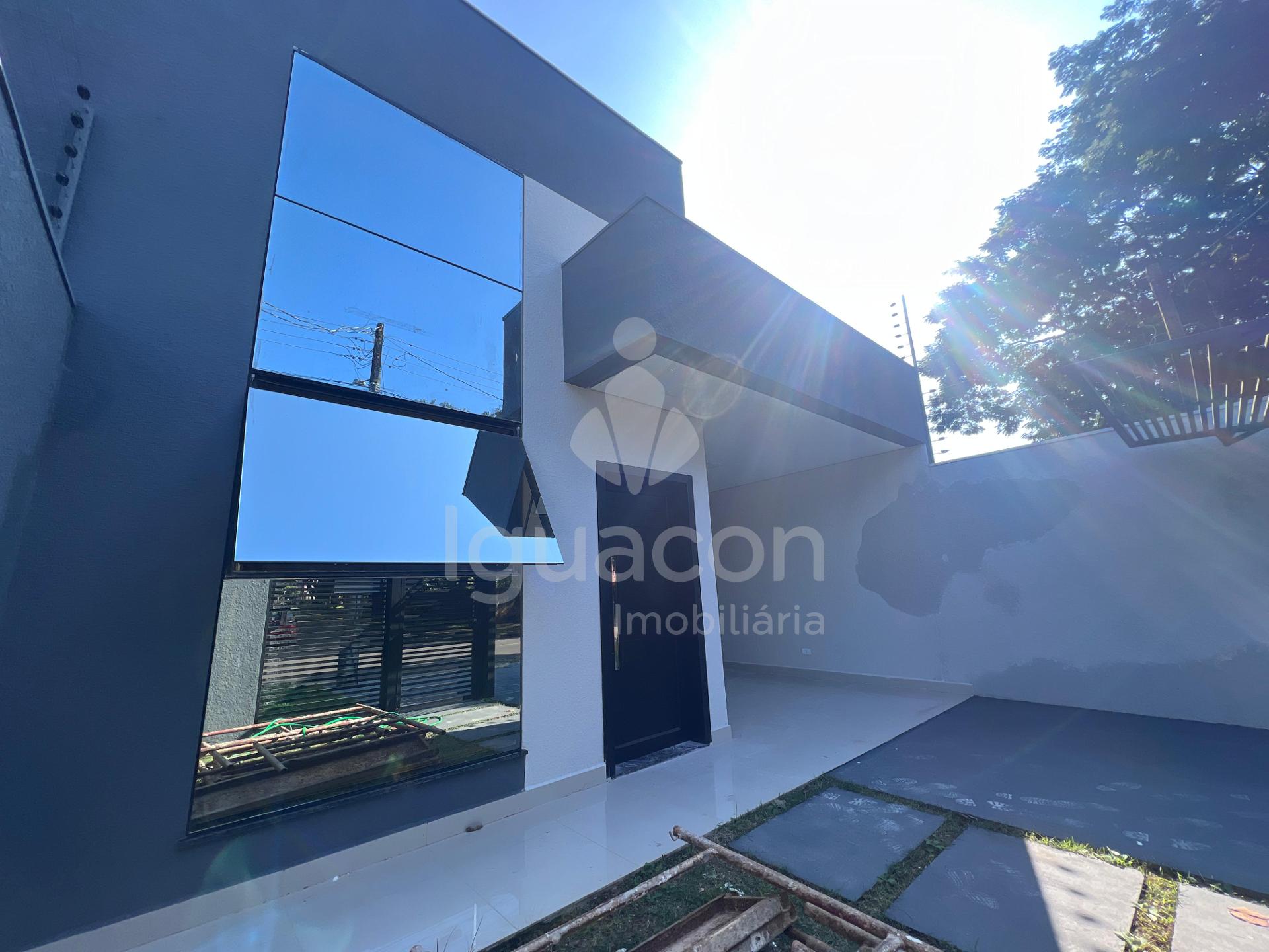Casa Ampla com 03 Dormitórios sendo 01 Suíte no Jardim Paraná ...