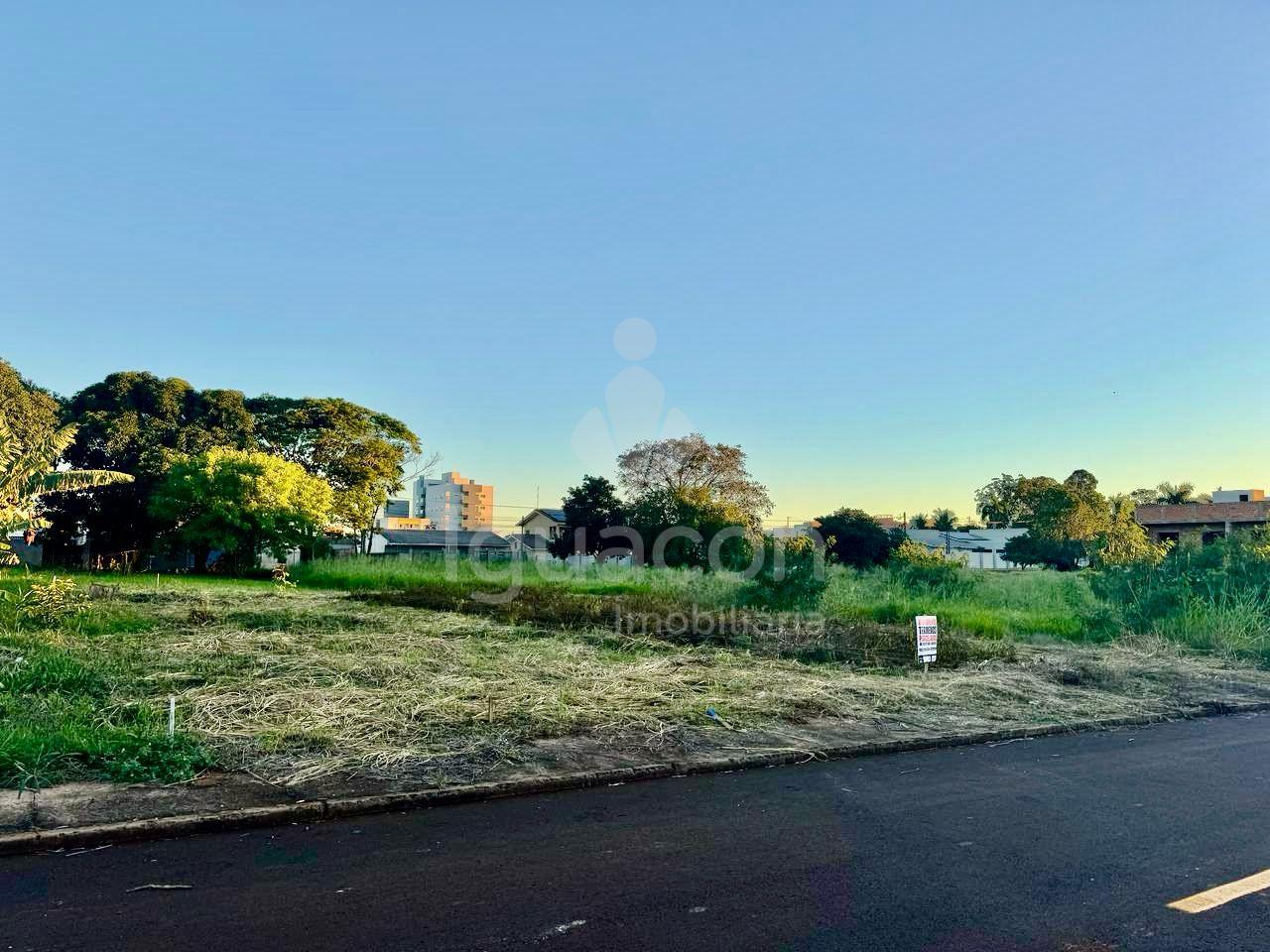 Terreno de 301,50m  no Jardim Lancaster IV próximo Super Muffa...