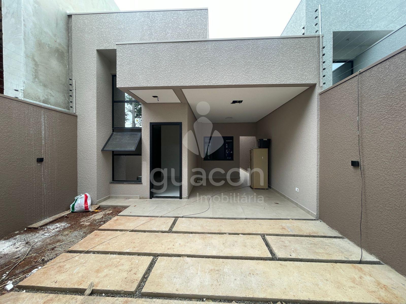 Casa com 03 Dormitórios sendo 01 Suíte e Vaga de Garagem no Lo...