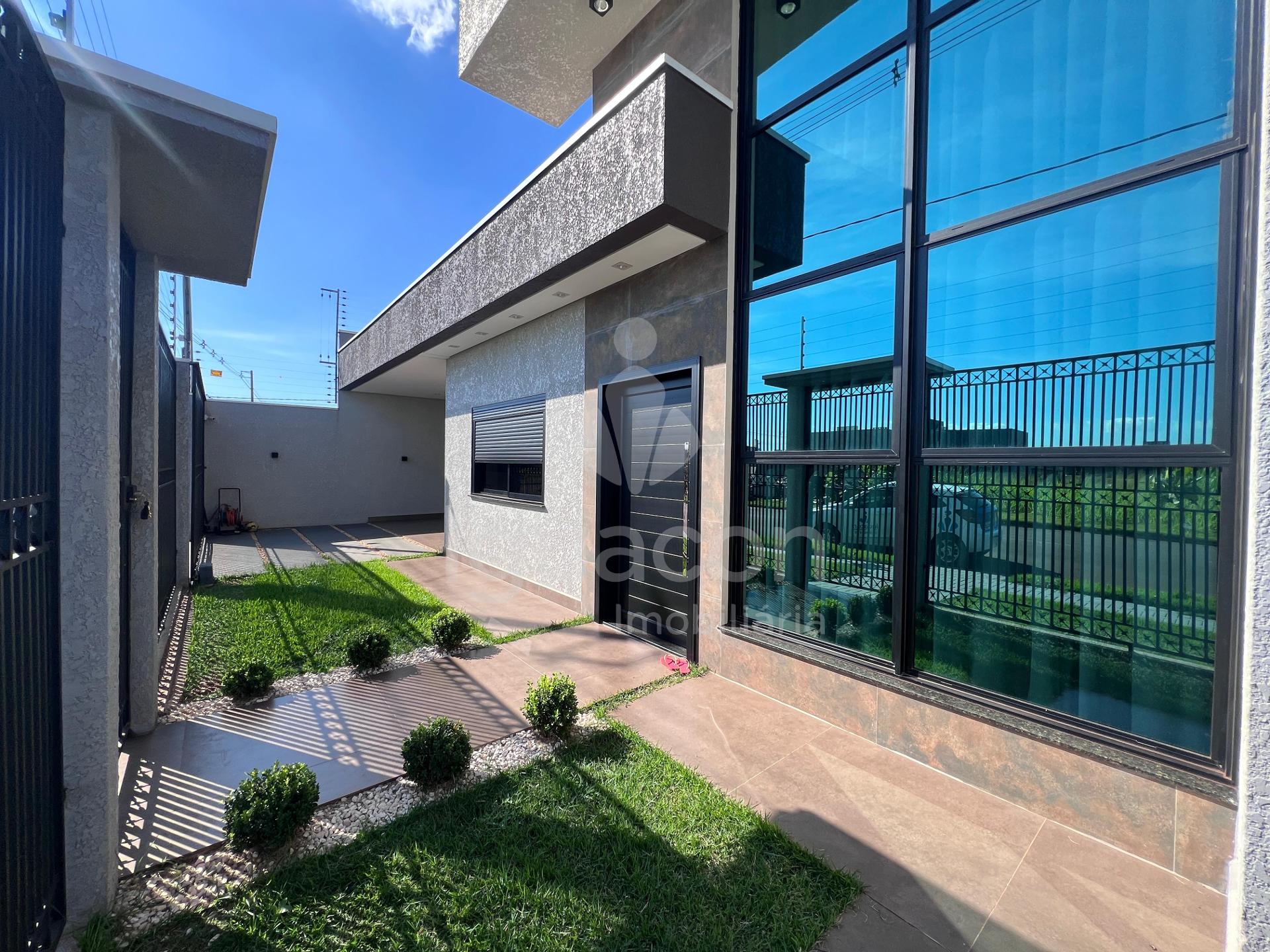Casa com 02 Dormitórios sendo 01 Suite e Piscina no Vila Maria...