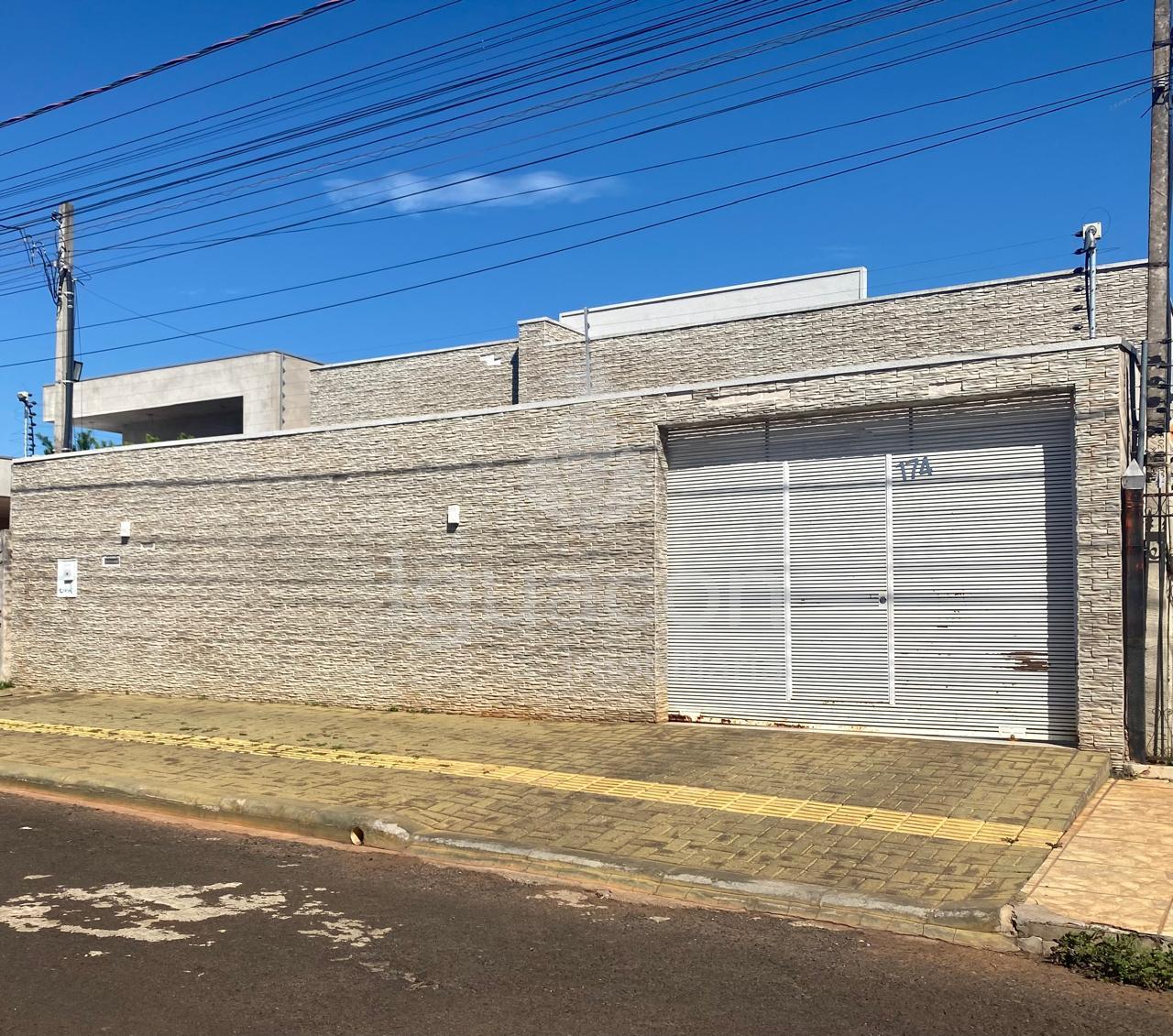 Casa com 01 Suíte Master e 02 Dormitórios no Jardim Terra e Lar