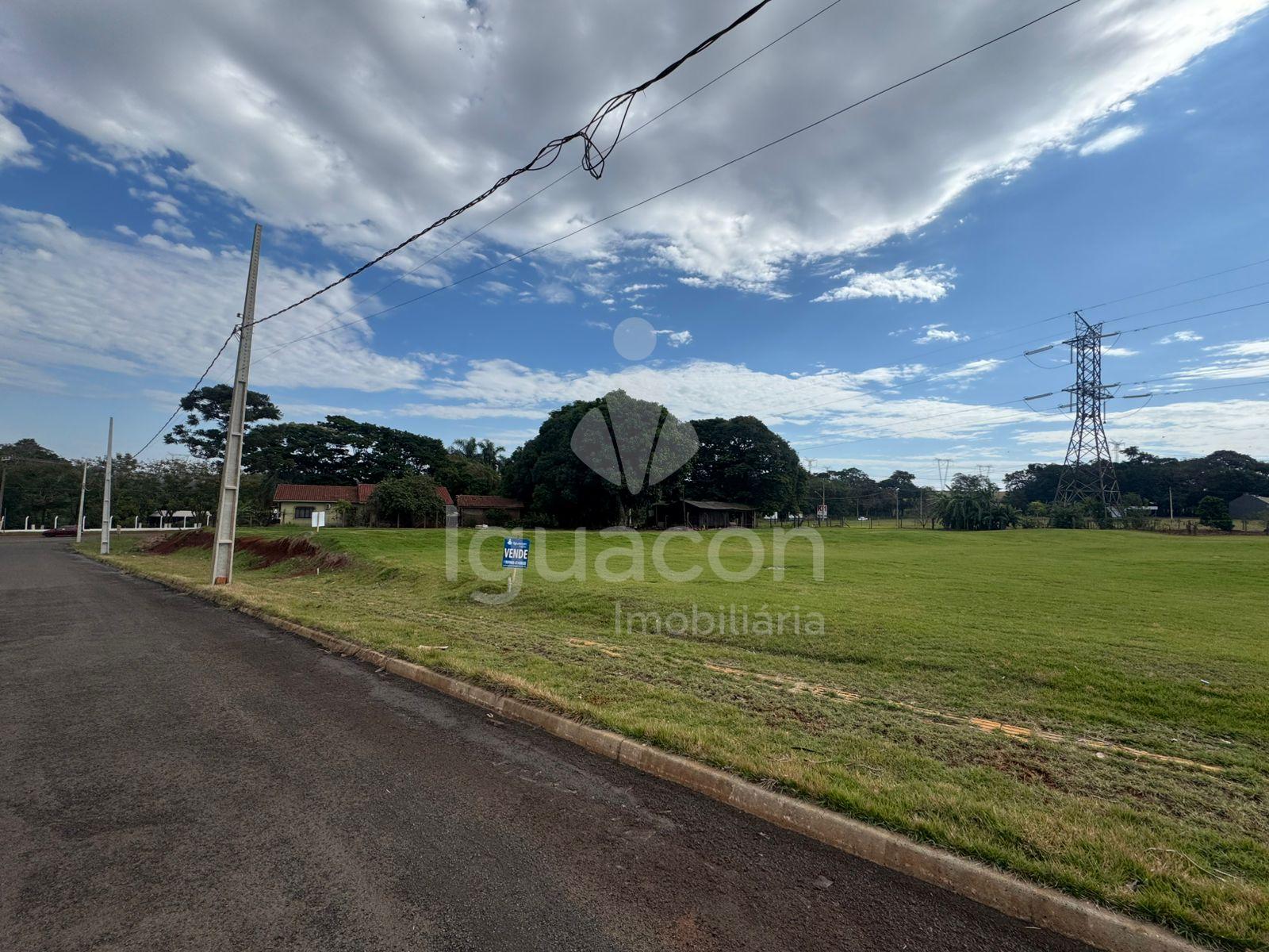 Terreno com 300m  em frente ao pesque pague Kipeixe em Três La...