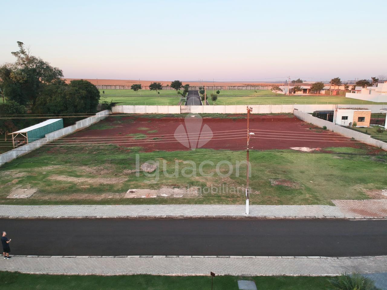 Terreno com 3000m  no Condomínio Chácara Natureza