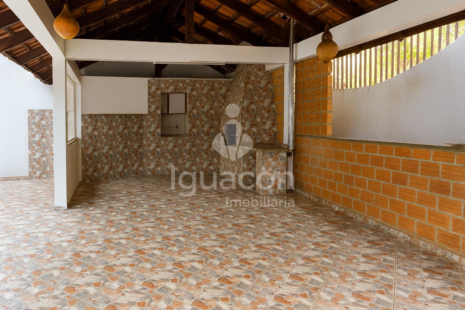 Sobrado com 04 Dormitorios sendo 01 Suite e Piscina no Tr?s Ba...