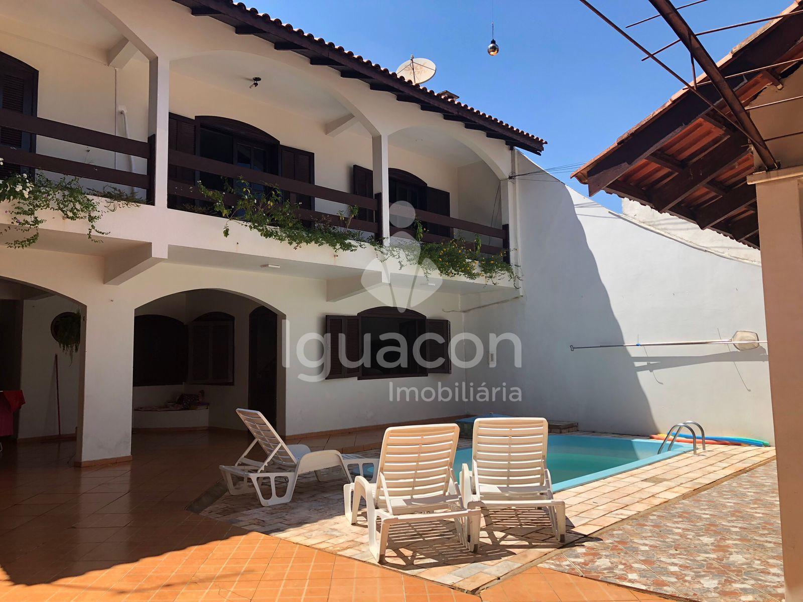 Sobrado com 04 Dormitorios sendo 01 Suite e Piscina no Tr?s Ba...