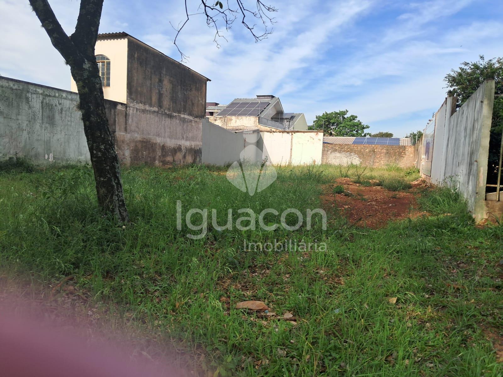 Terreno de 300m  á venda no Conjunto Libra em Foz do Iguaçu - PR