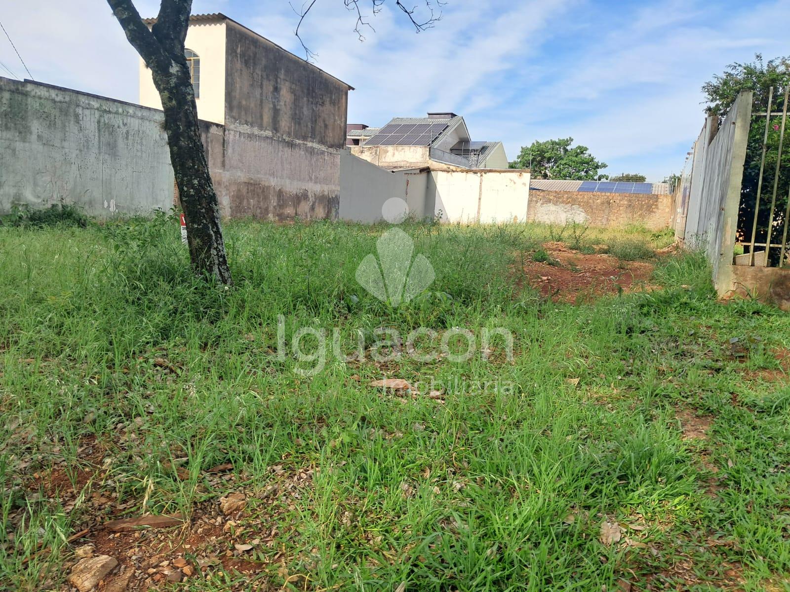 Terreno de 300m  á venda no Conjunto Libra em Foz do Iguaçu - PR
