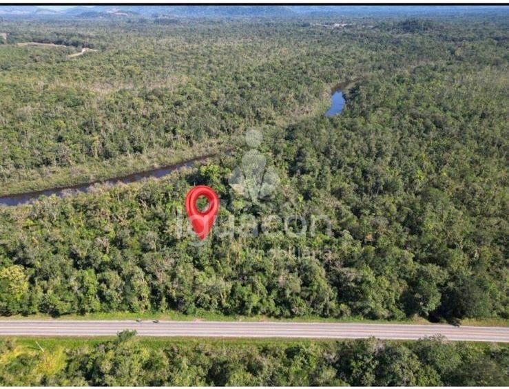 Chácara com 3916m  com fundos para o Rio Say-Gassú em Itapoá-SC