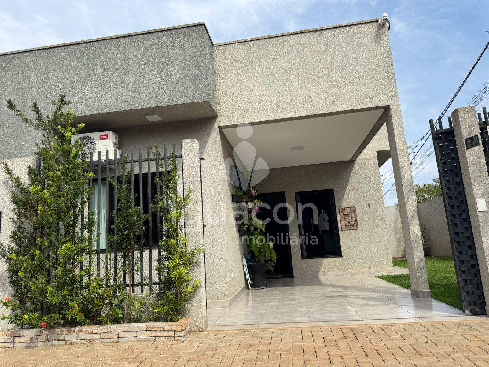 Casa com 02 Dormitórios e 02 Vaga de garagem no Vilã Carimã